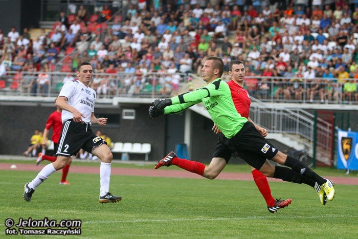 kontrowersyjny-karny-na-wage-trzech-punktow-foto-53290