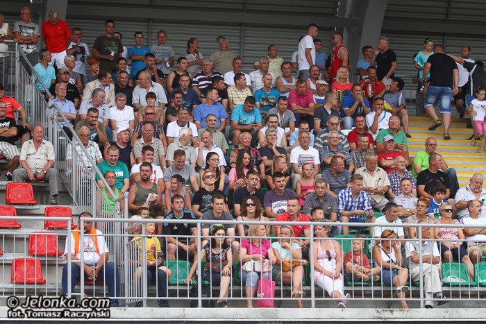 kontrowersyjny-karny-na-wage-trzech-punktow-foto-53290