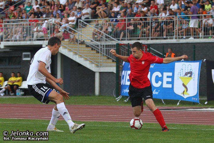 kontrowersyjny-karny-na-wage-trzech-punktow-foto-53290