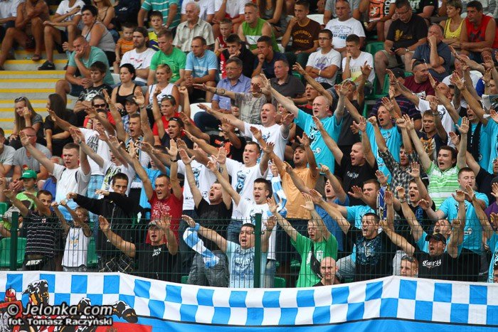 kontrowersyjny-karny-na-wage-trzech-punktow-foto-53290