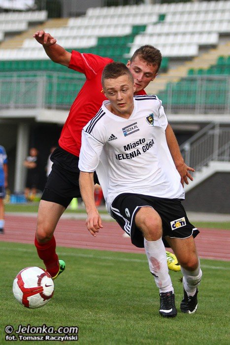 kontrowersyjny-karny-na-wage-trzech-punktow-foto-53290