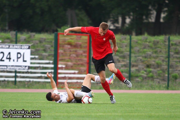 kontrowersyjny-karny-na-wage-trzech-punktow-foto-53290