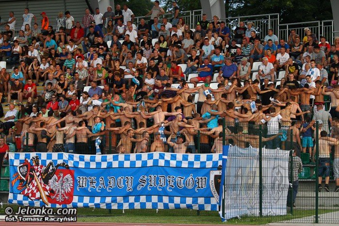 kontrowersyjny-karny-na-wage-trzech-punktow-foto-53290