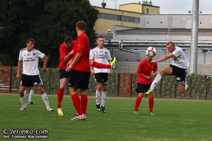 kontrowersyjny-karny-na-wage-trzech-punktow-foto-53290