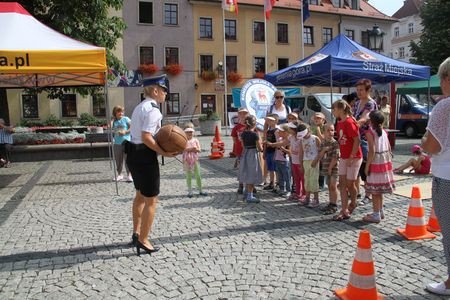 bezpieczne-wakacje-z-jeleniogorskimi-policjantami-foto-53334