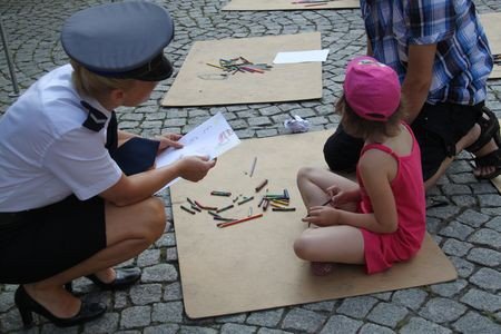 bezpieczne-wakacje-z-jeleniogorskimi-policjantami-foto-53334