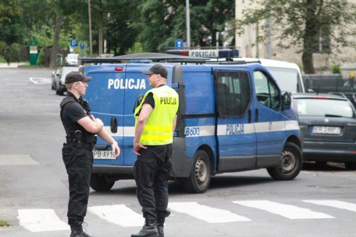 znow-faszywy-alarm-o-bombie-w-sadzie-foto-aktualizacja-53341