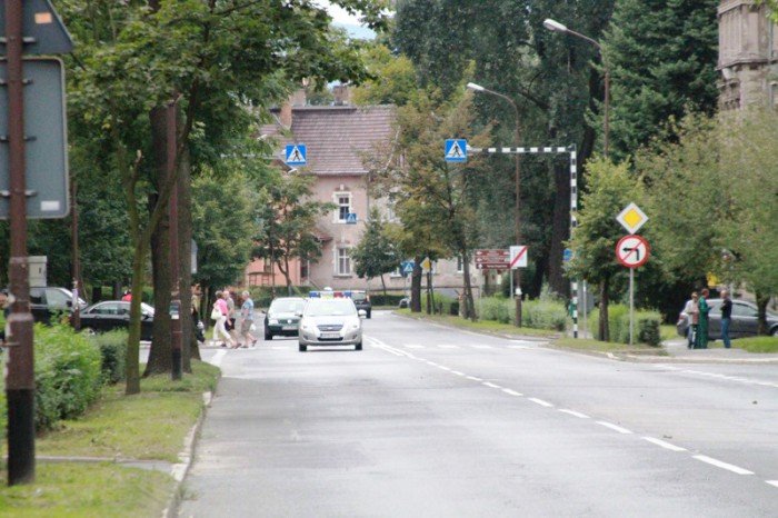 znow-faszywy-alarm-o-bombie-w-sadzie-foto-aktualizacja-53341