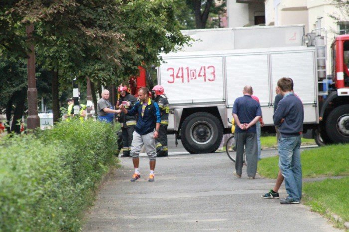 znow-faszywy-alarm-o-bombie-w-sadzie-foto-aktualizacja-53341