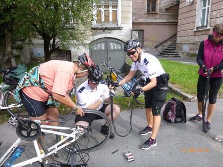 policjanci-patrolowali-miasto-na-rowerach-foto-53444