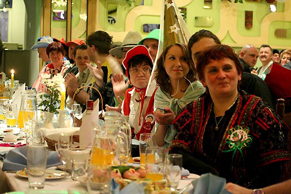 w-tancu-bez-skargi-na-los-5345
