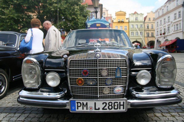 jeleniogorzanie-podziwiali-stare-mercedesy-foto-53462
