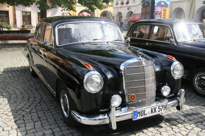 jeleniogorzanie-podziwiali-stare-mercedesy-foto-53462