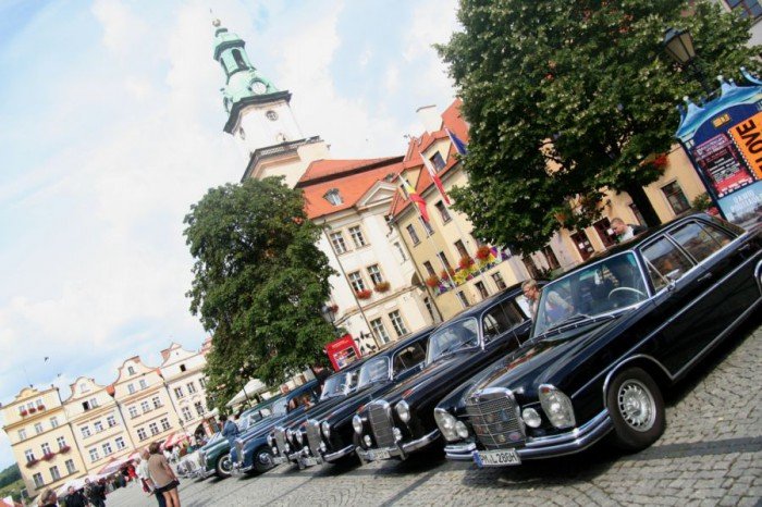 jeleniogorzanie-podziwiali-stare-mercedesy-foto-53462