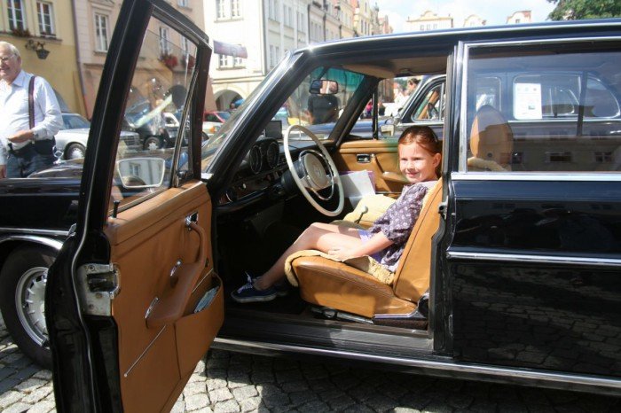 jeleniogorzanie-podziwiali-stare-mercedesy-foto-53462