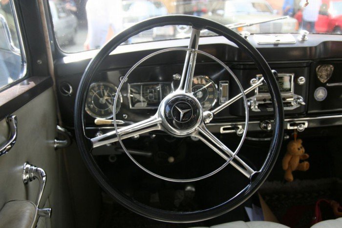 jeleniogorzanie-podziwiali-stare-mercedesy-foto-53462