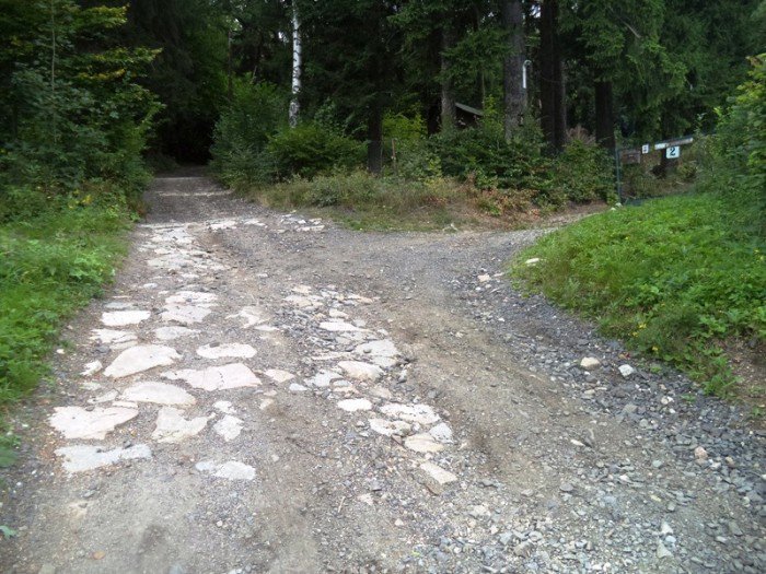 czytelnik-droga-na-osiedlu-klimczoka-dla-wybranych-foto-53501