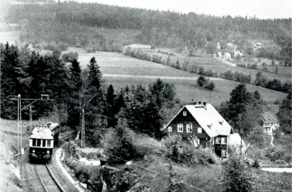 Wagony ET-31 z napędem silnikowym z lat 30-tych: do złudzenia przypomina polskie