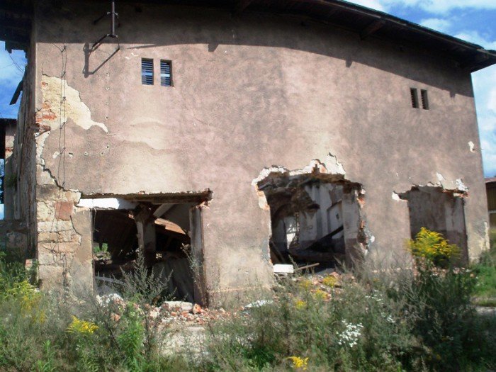 czytelnicy-dawny-pgr-sie-wali-jest-zagrozeniem-foto-53607