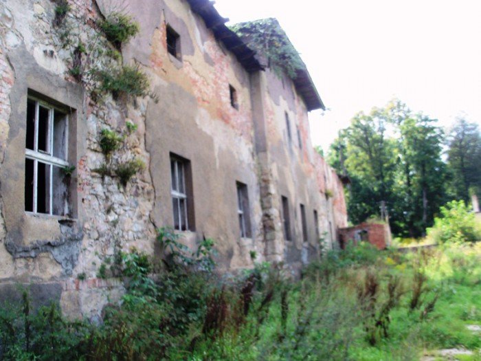 czytelnicy-dawny-pgr-sie-wali-jest-zagrozeniem-foto-53607