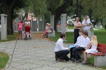 wspolne-czytanie-trylogii-sienkiewicza-w-piechowicach-foto-53698