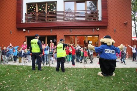 dzieci-na-lekcji-bezpieczenstwa-foto-53741