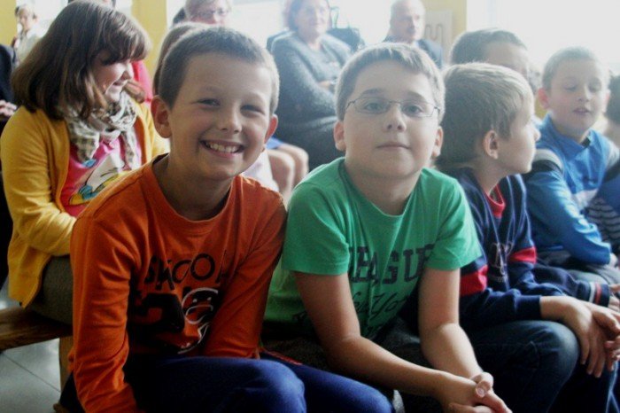 osemka-z-nowoczesna-sala-przyrody-foto-53936