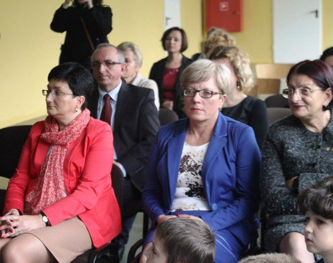 osemka-z-nowoczesna-sala-przyrody-foto-53936