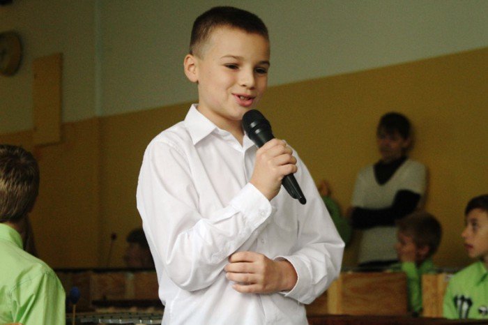 osemka-z-nowoczesna-sala-przyrody-foto-53936