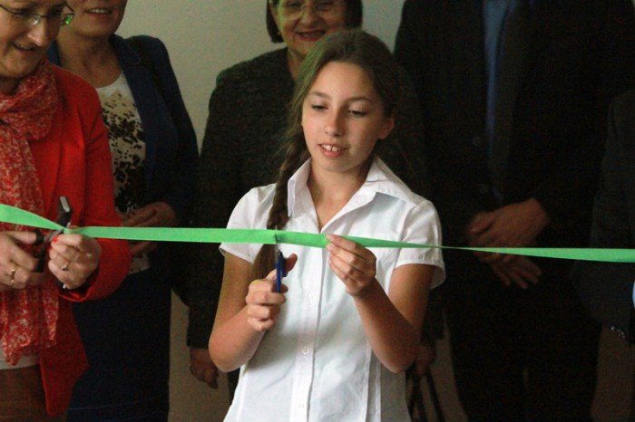 osemka-z-nowoczesna-sala-przyrody-foto-53936