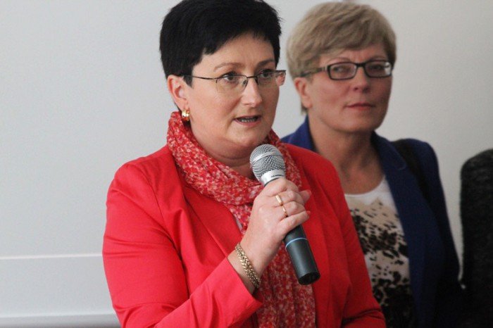 osemka-z-nowoczesna-sala-przyrody-foto-53936