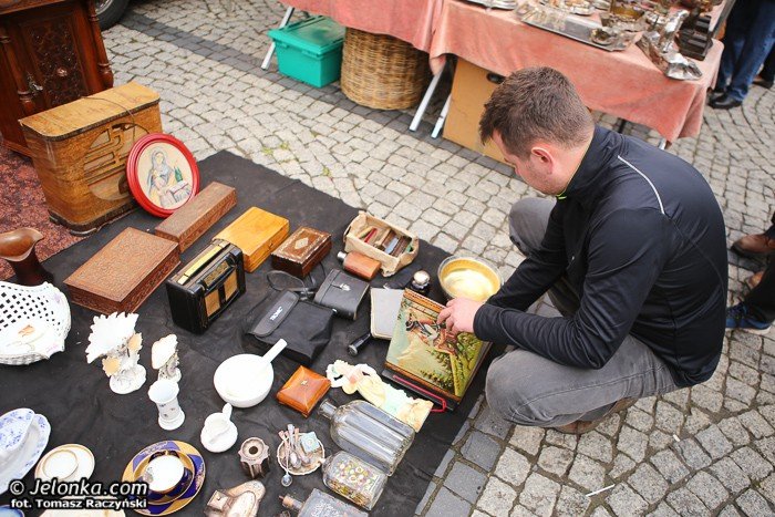 jeleniogorski-rynek-tetni-zyciem-starociami-i-osobliwosciami-foto-53959