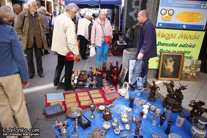 jeleniogorski-rynek-tetni-zyciem-starociami-i-osobliwosciami-foto-53959