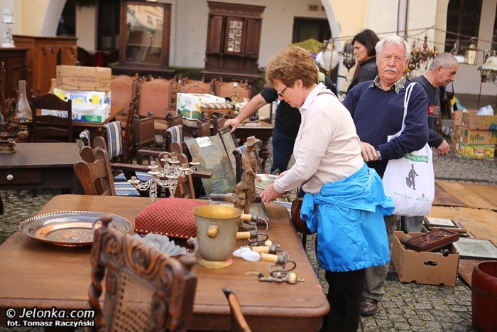 jeleniogorski-rynek-tetni-zyciem-starociami-i-osobliwosciami-foto-53959