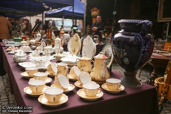 jeleniogorski-rynek-tetni-zyciem-starociami-i-osobliwosciami-foto-53959