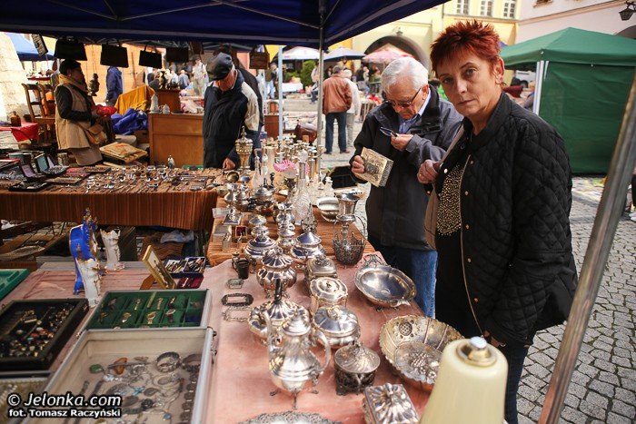 jeleniogorski-rynek-tetni-zyciem-starociami-i-osobliwosciami-foto-53959