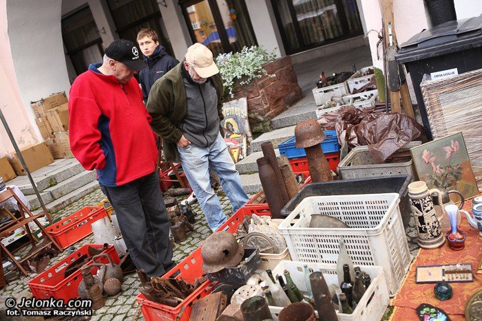 jeleniogorski-rynek-tetni-zyciem-starociami-i-osobliwosciami-foto-53959