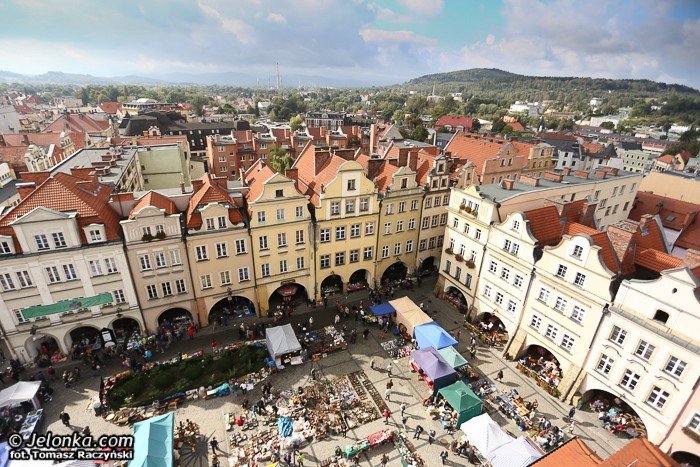 jeleniogorski-rynek-tetni-zyciem-starociami-i-osobliwosciami-foto-53959