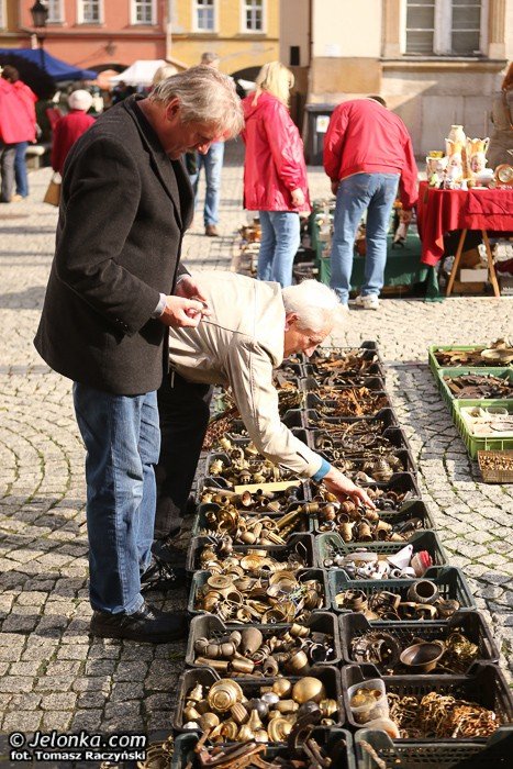 jeleniogorski-rynek-tetni-zyciem-starociami-i-osobliwosciami-foto-53959