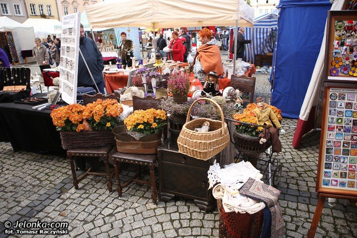 jeleniogorski-rynek-tetni-zyciem-starociami-i-osobliwosciami-foto-53959