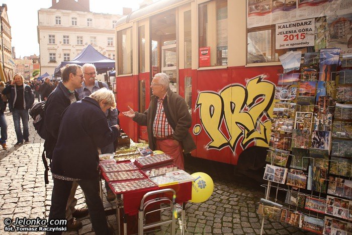 jeleniogorski-rynek-tetni-zyciem-starociami-i-osobliwosciami-foto-53959