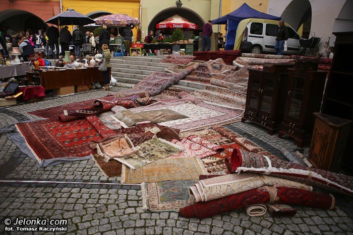 jeleniogorski-rynek-tetni-zyciem-starociami-i-osobliwosciami-foto-53959