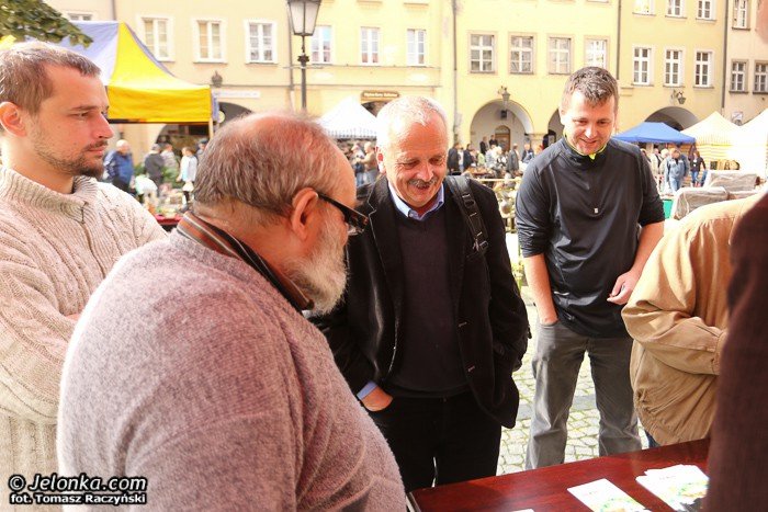 jeleniogorski-rynek-tetni-zyciem-starociami-i-osobliwosciami-foto-53959