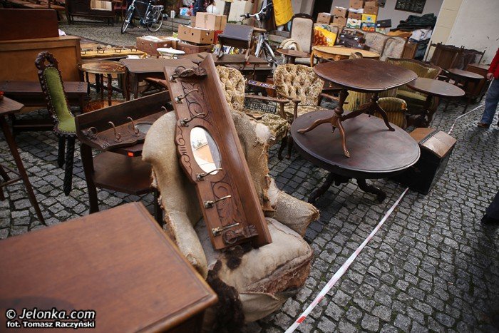 jeleniogorski-rynek-tetni-zyciem-starociami-i-osobliwosciami-foto-53959