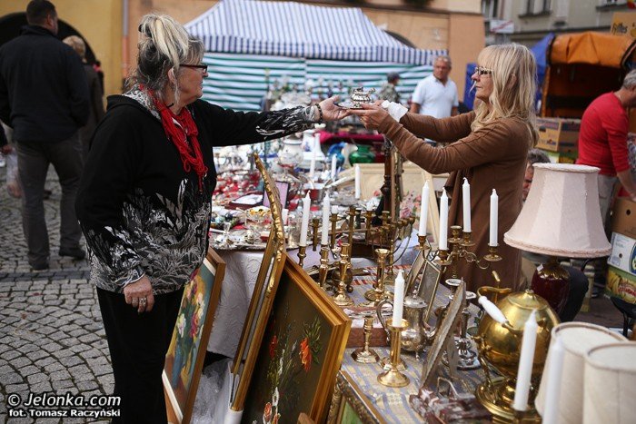 jeleniogorski-rynek-tetni-zyciem-starociami-i-osobliwosciami-foto-53959
