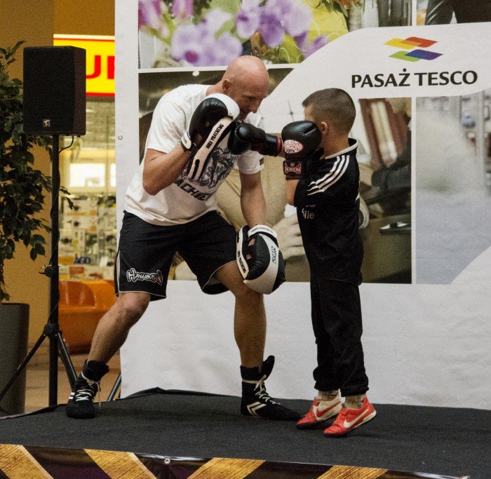pokaz-shidokan-w-tesco-53990