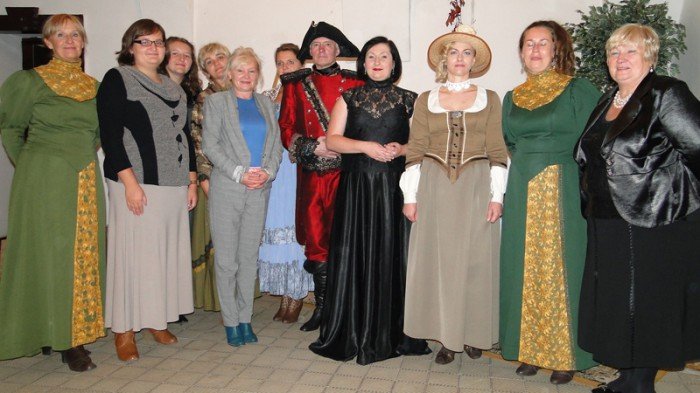 jesien-ze-sztuka-w-bukowcu-czyli-u-hrabiny-von-reden-foto-53995