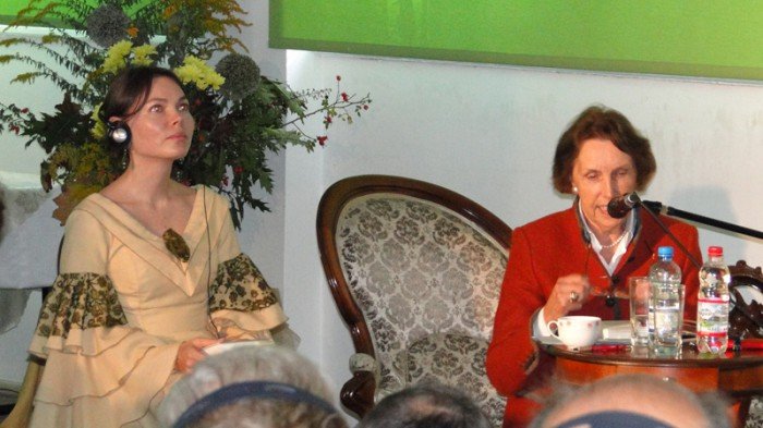 jesien-ze-sztuka-w-bukowcu-czyli-u-hrabiny-von-reden-foto-53995