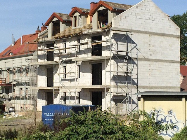 co-sie-w-jeleniej-gorze-buduje-foto-53997