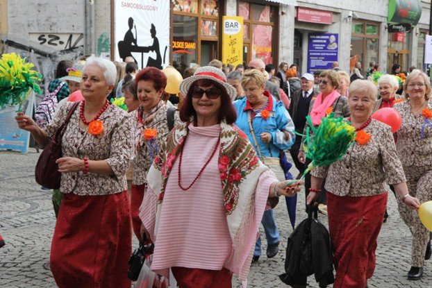 ruszyy-senioralia-barwnym-korowodem-foto-54007